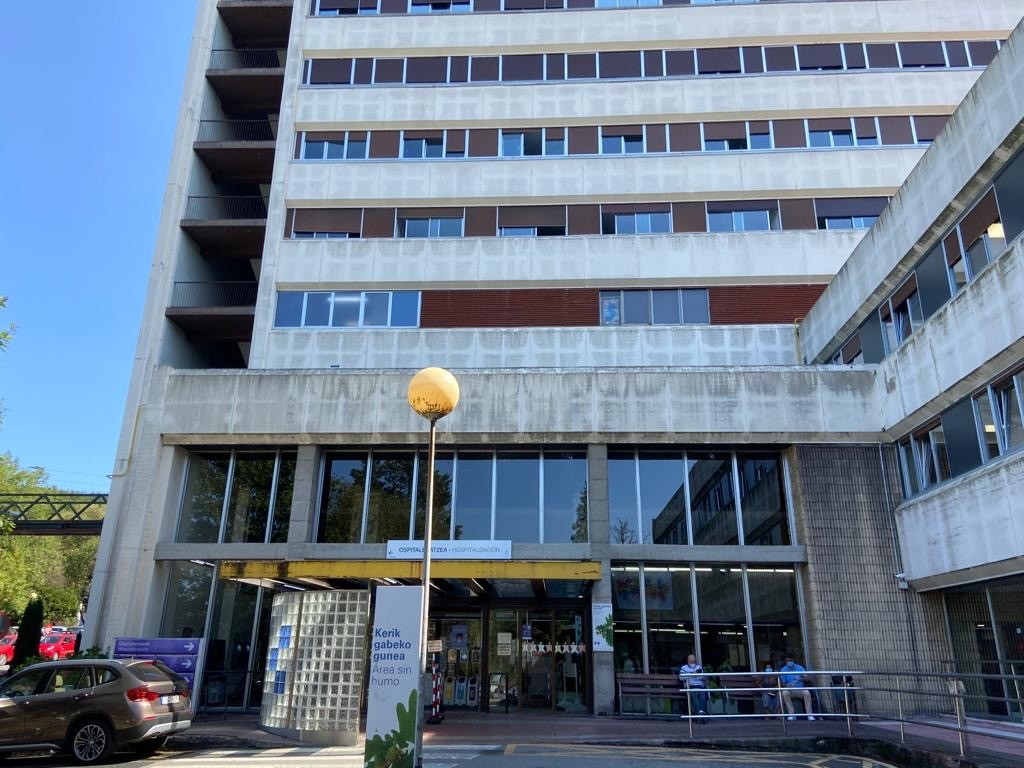 Galdakaoko ospitalean pediatria eta arrisku baxuko erditze zerbitzua ezartzeko mozioak aurrera egin du Abadiñon