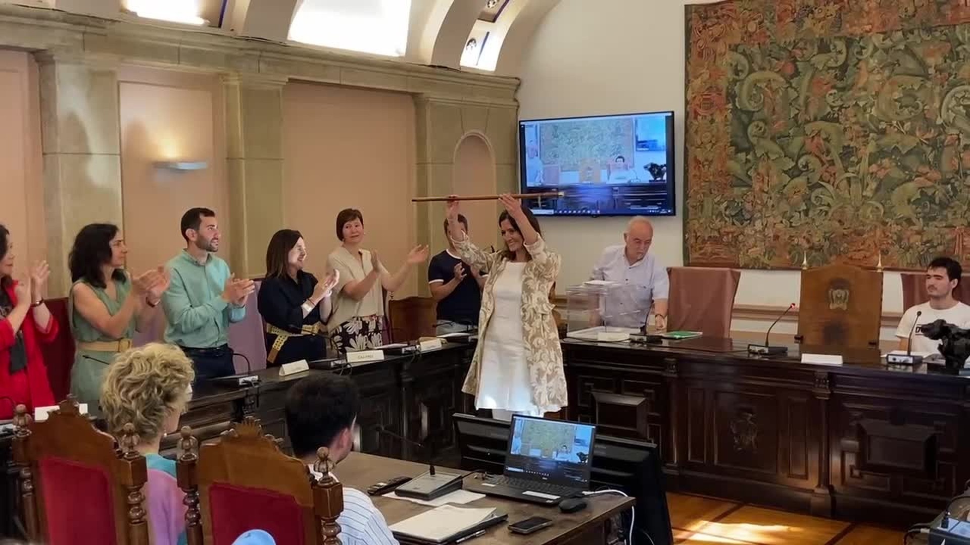 [BIDEOA]  Mireia Elkoroiribe da Durangoko alkate berria, PSE-EEren eta PPren babesagaz