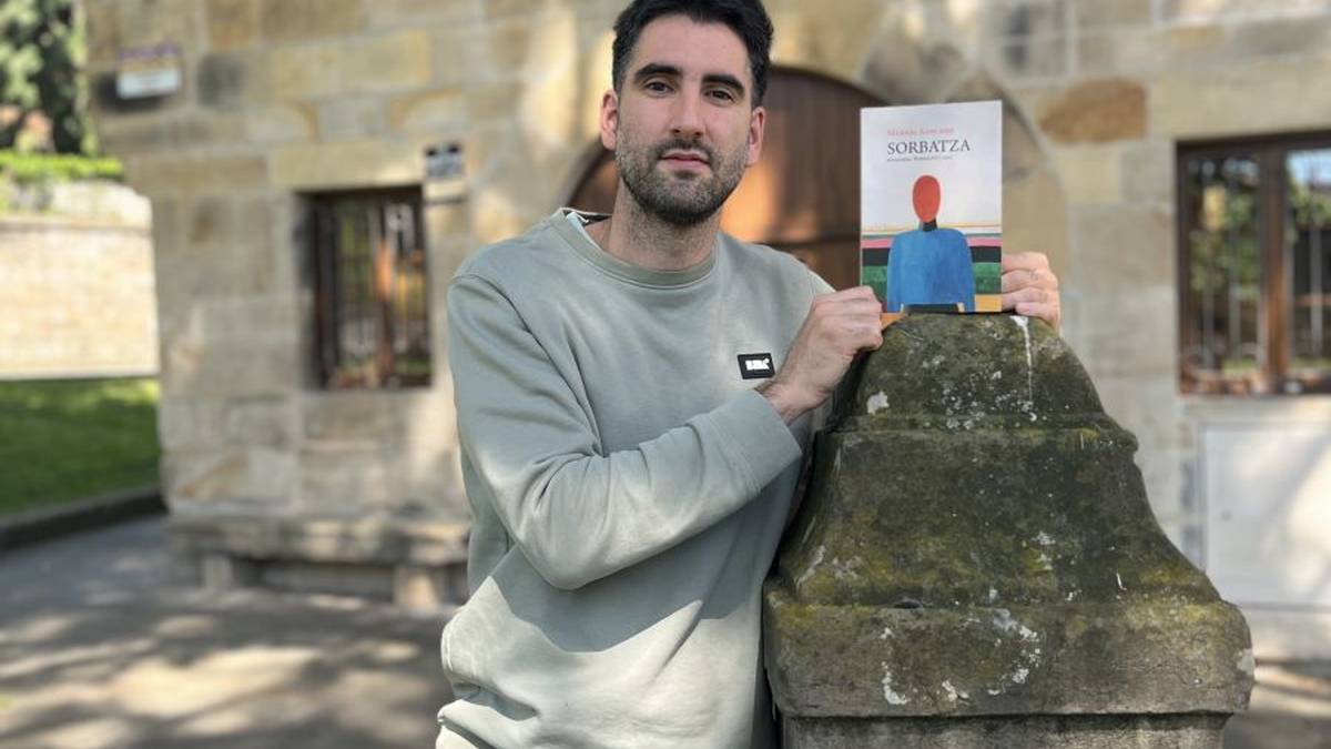 "Lotura duten istorio asko daude eta puzzlea ondo osatzeak denbora eskatu dit"