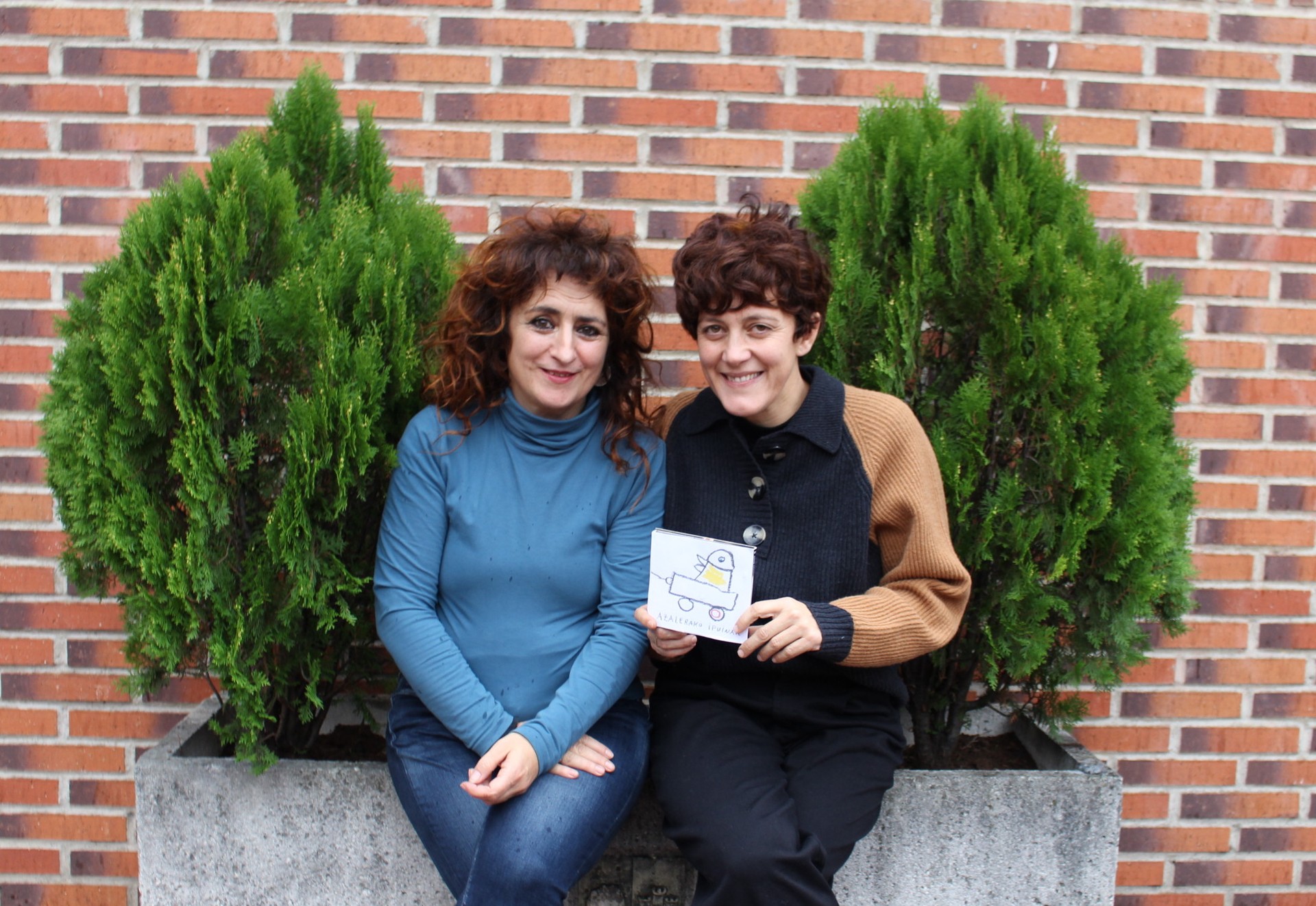 “Txikitan umeek ez dute narrazio handirik behar; gorputzetik sartzen den literatura da behar dutena”