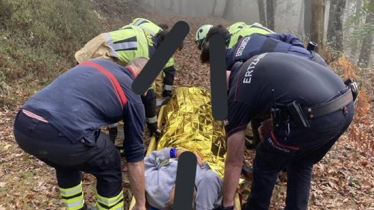 42 urteko mendizalea erreskatatu dute Urkiolan