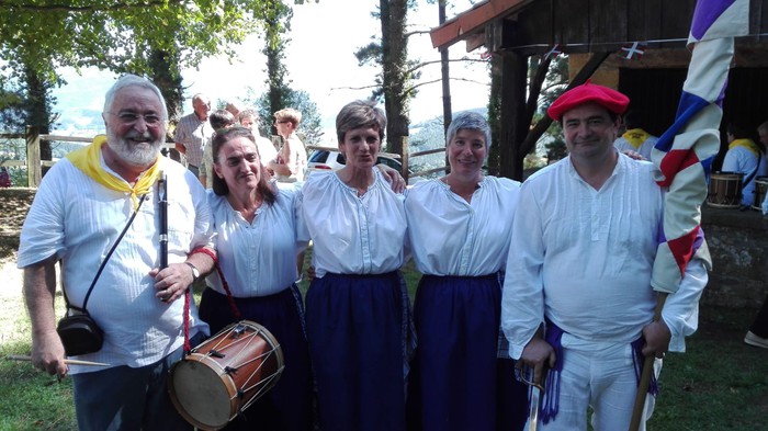 Izurtzako jaiei Santa Agedan eman diete segida - 3