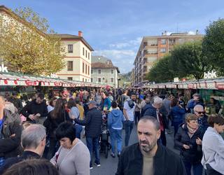 Zaldibarko Neguko Azokak 26 ekoizle eta 21 artisau batuko ditu domekan