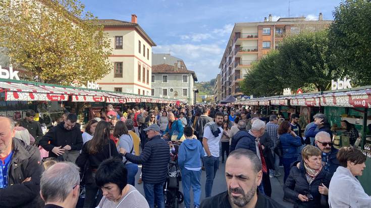 Zaldibarko Neguko Azokak 26 ekoizle eta 21 artisau batuko ditu domekan