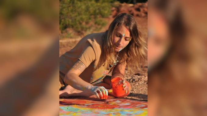 "Pedagogikoki zein artista legez, denok garela sortzeko gai erakutsi gura dut"