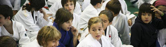 500 gaztetxo batuko ditu zapatuko judo jaialdiak