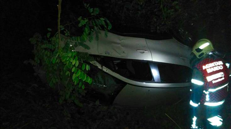 Bi pertsona ospitalera eraman dituzte Goiurian gertatutako auto istripuaren ondorioz