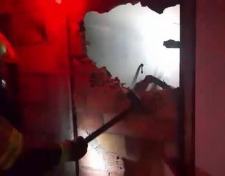 [BIDEOA]: Honela egin zioten aurre suhiltzaileek Durangoko suteari