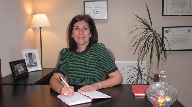 "Adineko emakumeei zer egin behar duten esaten diegu, baina ez diegu entzuten"