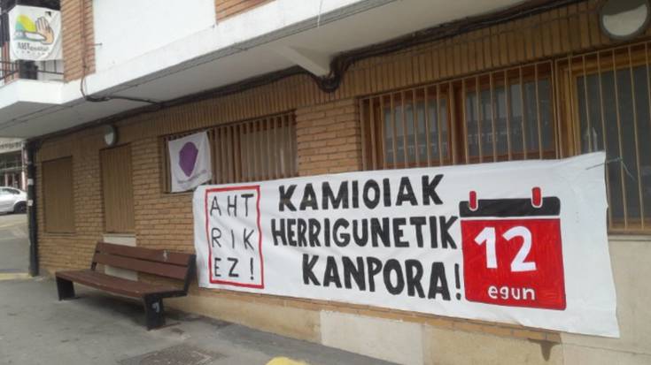 AHTaren kontrako plataformak herri ekimenak deituko ditu obretako kamioiek Atxondoko herrigunetik pasatzeari uzten ez badiote