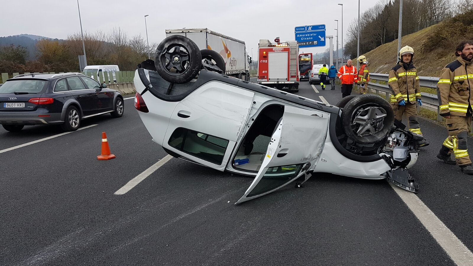 Amaitu dira auto ilarak AP-8an, Zornotzan