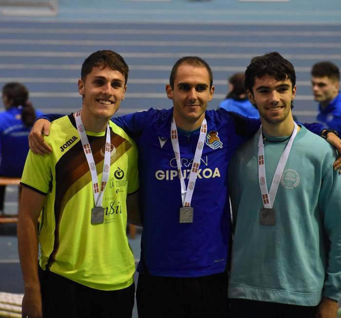 Imanol Aiartzaguena abadiñarrak zilarrezko eta brontzezko domina bana irabazi ditu Euskadiko atletismo txapelketan