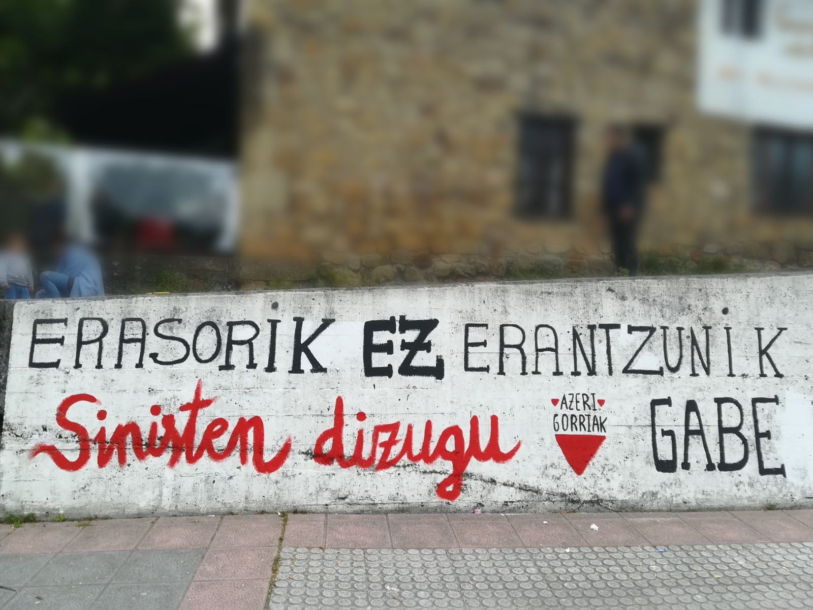 Eraso matxista gaitzesteko murala marraztu dute Berrizen