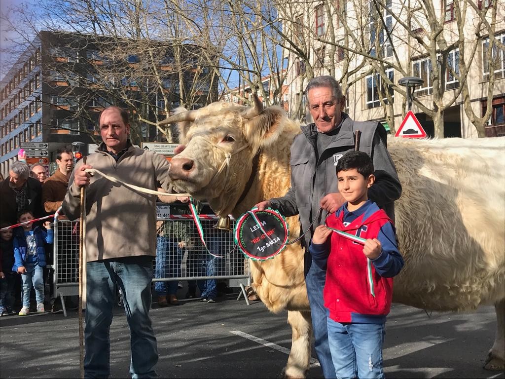 Iturriagaetxebarriaren behiak Leioako Azokan garaile