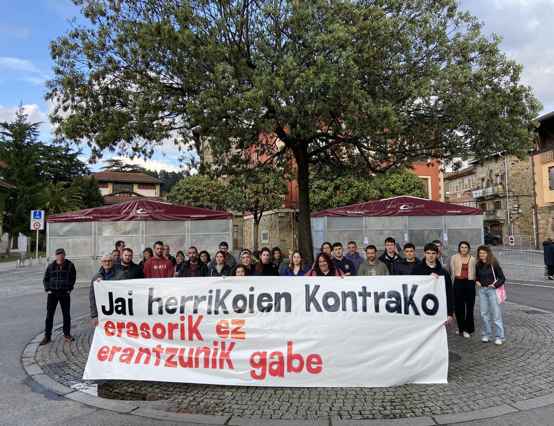 Txosnen kontra egindako erasoak eta lapurretak salatu dituzte Abadiñon