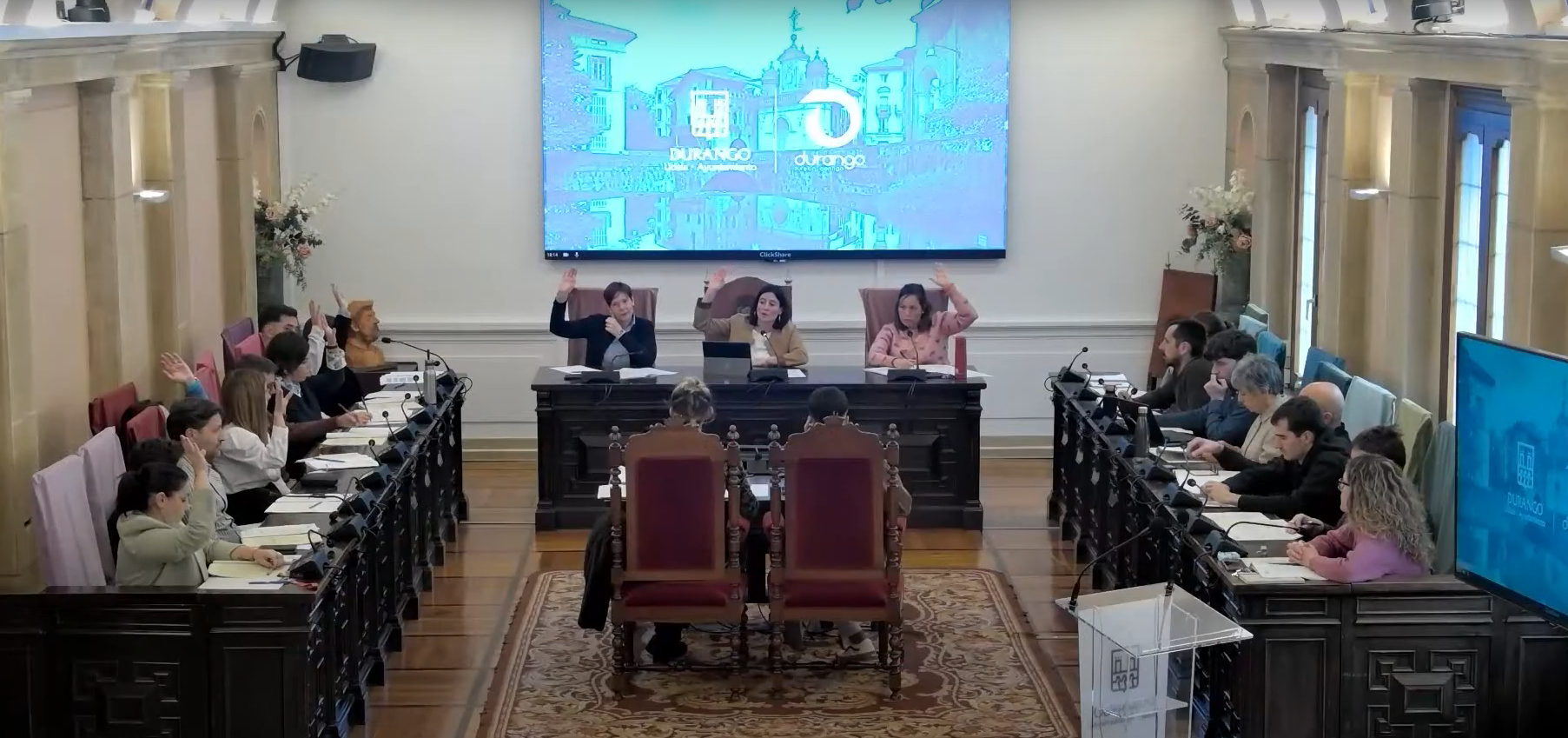 Eztabaida Durangoko Udalean, euskara teknikariaren auzian
