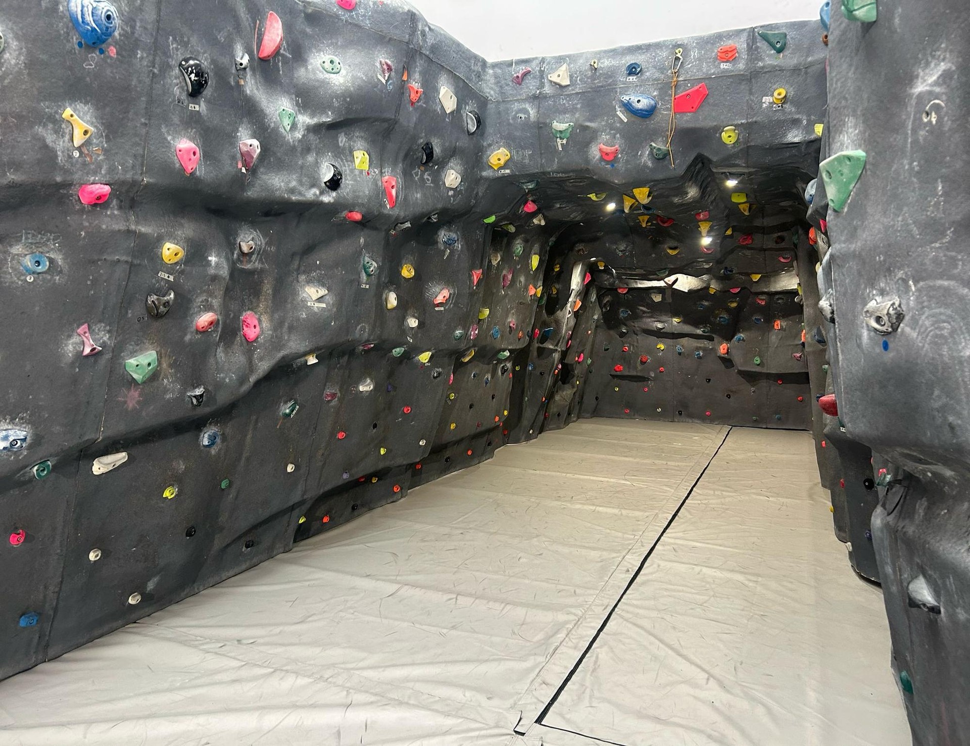 Zornotzako boulder-rokodromoan hainbat hobekuntza egin ditu udalak
