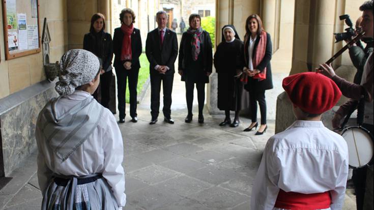 Lehendakariaren bisitagaz ospatu dute San Antonio ikastetxeko 150. urtemuga