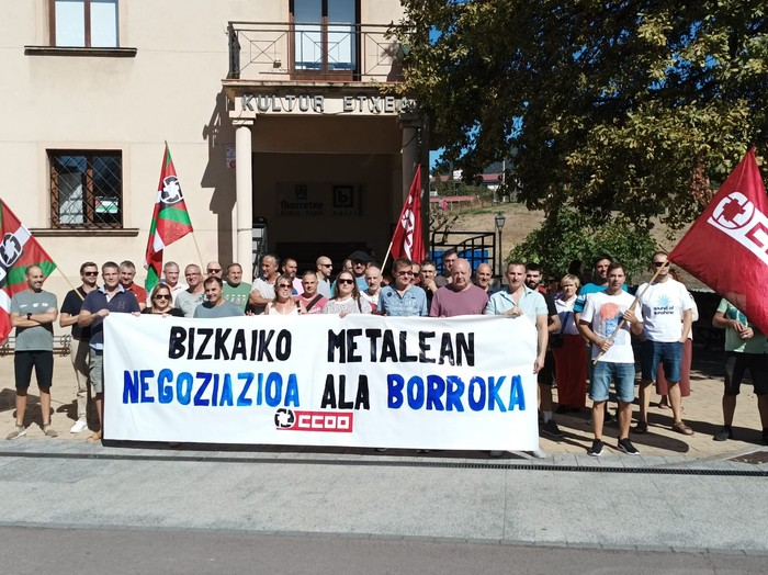 Patronala metalgintzako hitzarmena "blokeatu" guran dabilela salatu du CCOOk