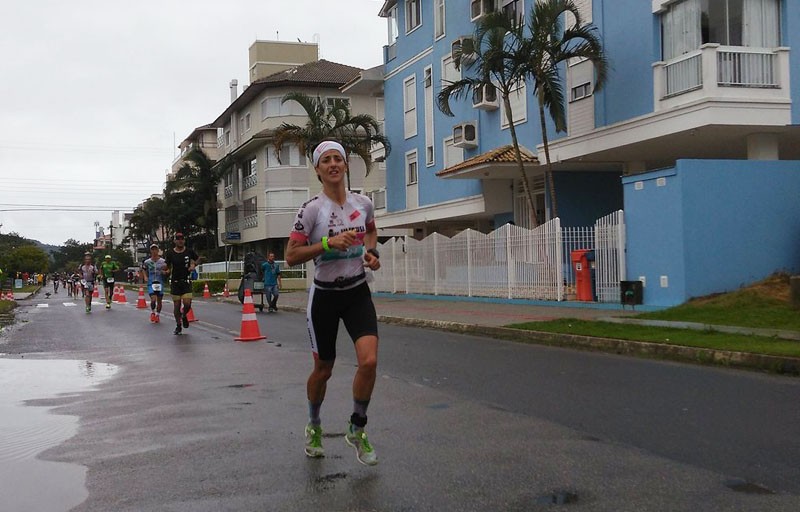 Gurutze Fradesek Hawaiirako sailkapena segurtatu du Brasilgo Iron Manean