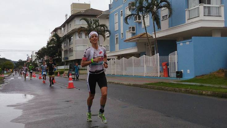 Gurutze Fradesek Hawaiirako sailkapena segurtatu du Brasilgo Iron Manean