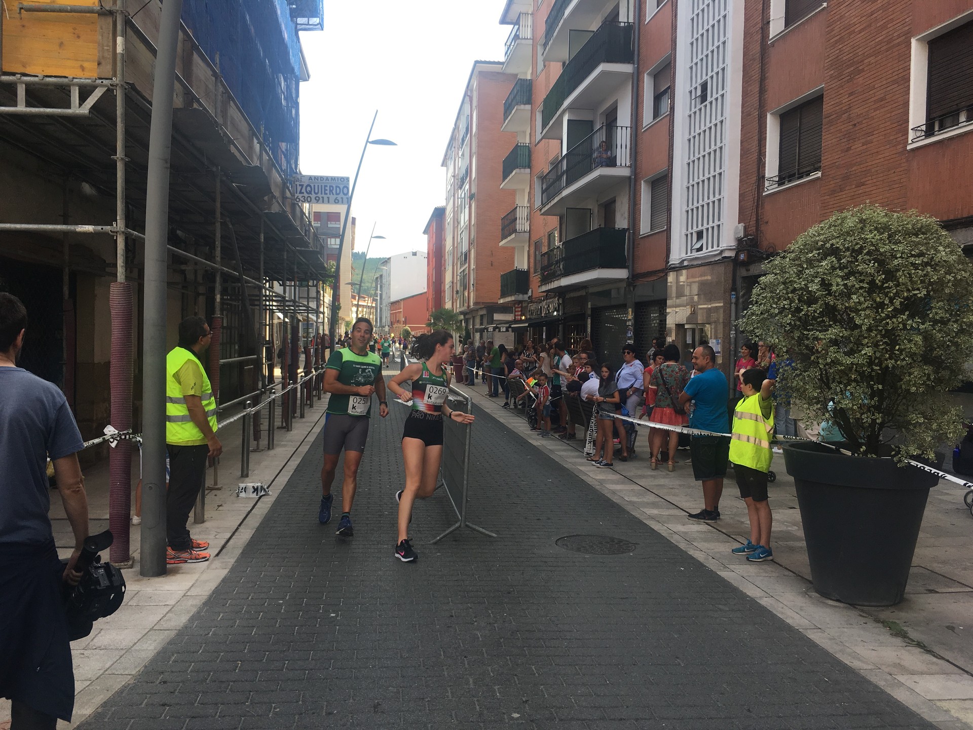 Bizimodu osantsua sustatzeko crossfit familiarra antolatu dute asteburuan