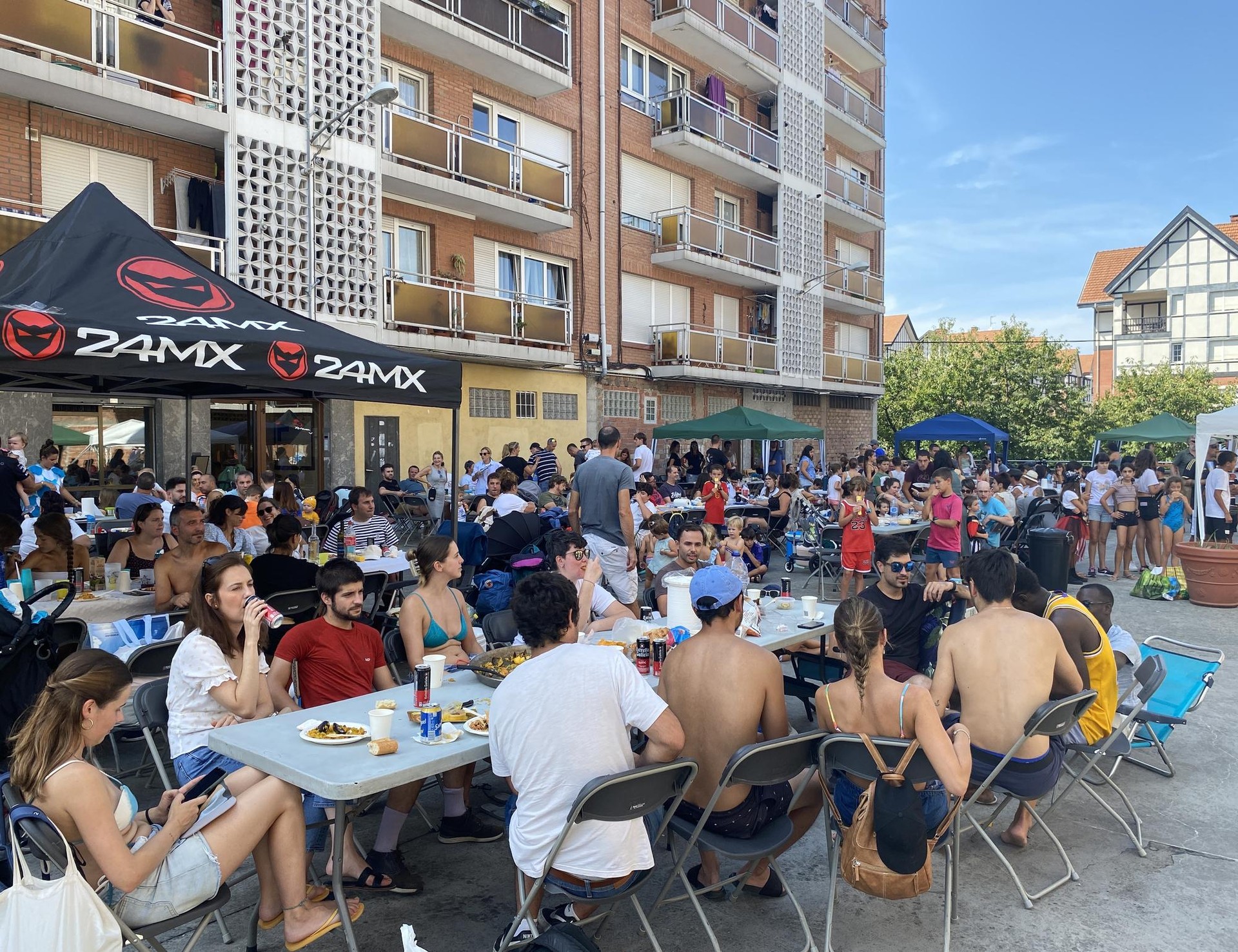 [EGITARAUA]: Paella lehiaketa, azoka eta musika, besteak beste, Muntsaratzeko jaietan