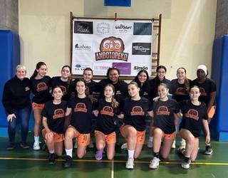 Nesken taldea bueltan da Anbotopeko klubean