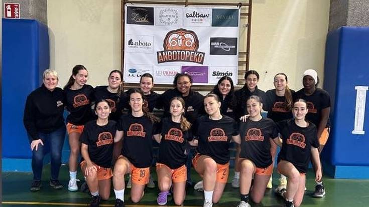 Nesken taldea bueltan da Anbotopeko klubean