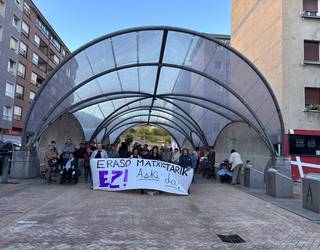 Iruñeko hilketa matxista salatu dute Iurretan