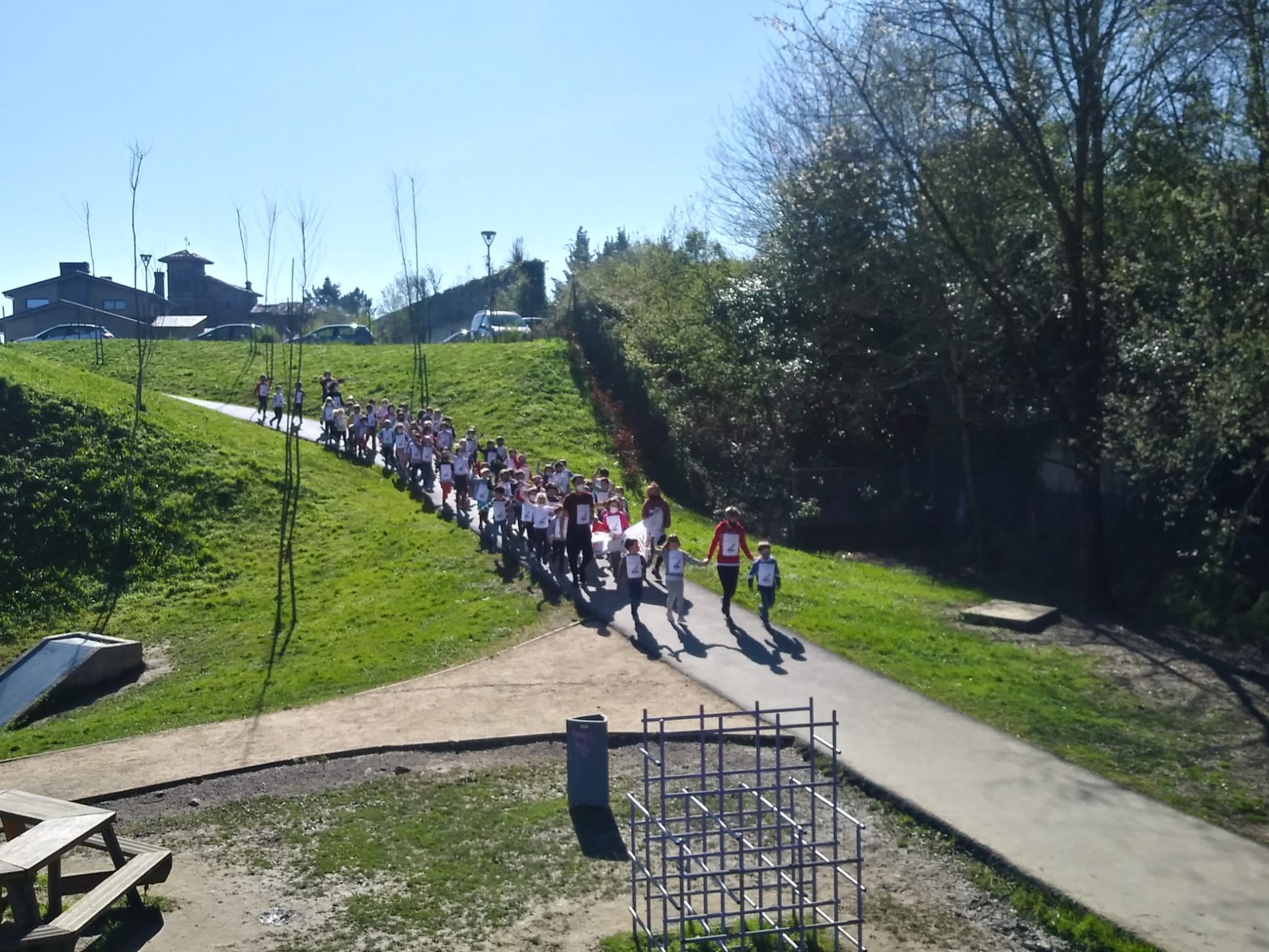 Korrikaren lekukoa Kurutziaga Ikastolan dabil