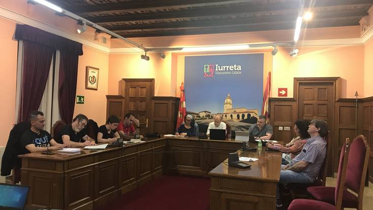 Iurretako Udalak errekurritu egingo du udal idazkari ohiaren kargugabetzea inpugnatzen duen Auzitegi Gorenaren epaia