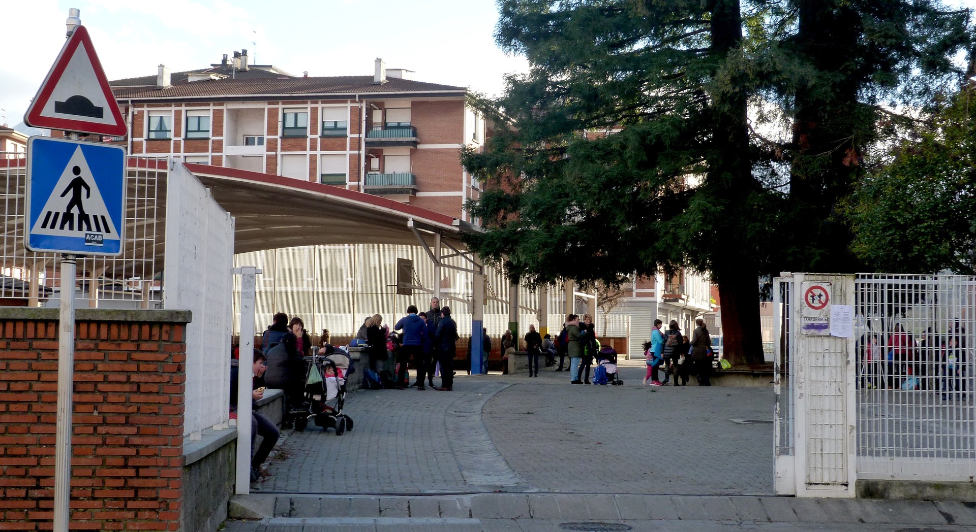 Traña-Matienako eskolan berogailuarekin "arazo larriak" dituztela salatu du Zuzendaritza Taldeak