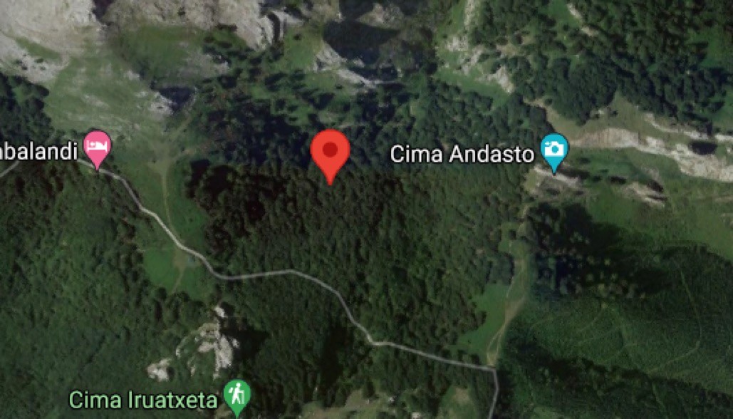 Atxondon pertsona bat erreskatatu dute giharretan min egin ondoren