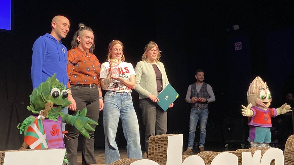 [ARGAZKI GALERIA]: Korrikak Nafarroa hegoaldea euskalduntzeko egindako lana aitortu dio Errigorari, Plateruenean