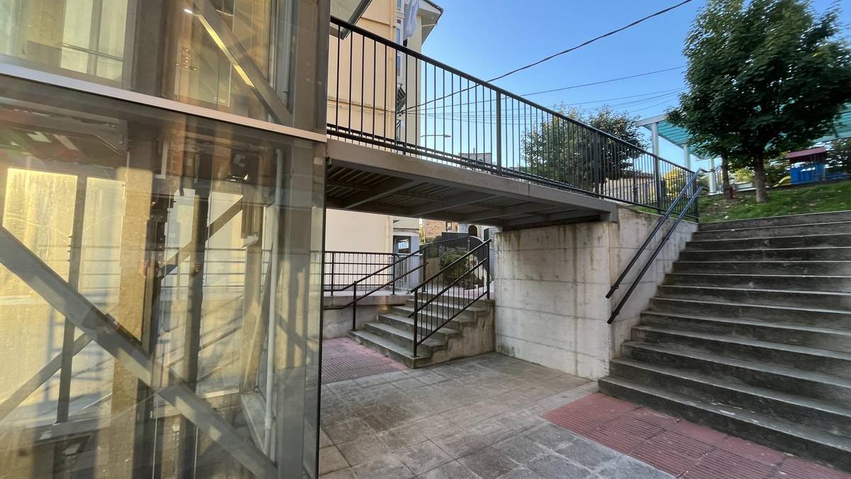 Euskalerria kaleko igogailu publikoari tarteko solairua ateratzeko lanak hastear dira