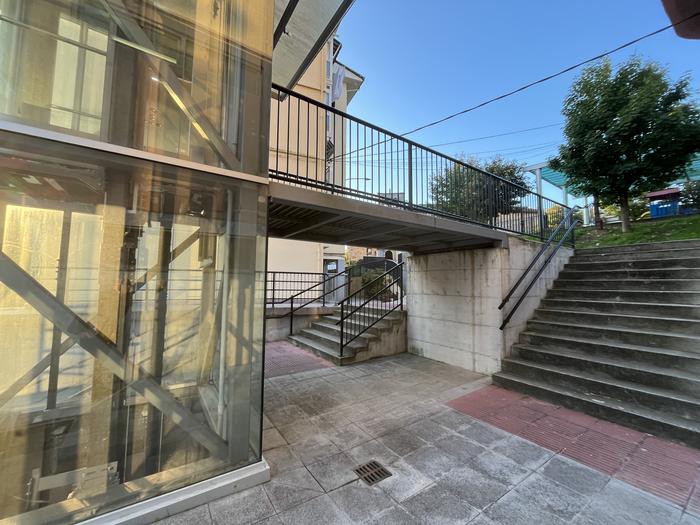 Euskalerria kaleko igogailu publikoari tarteko solairua ateratzeko lanak hastear dira