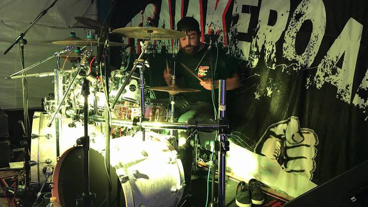 Plateruenak 80ko hamarkadako punk doinu gordinetara egingo du jauzi 