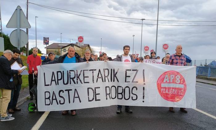 Autopistako bidesariaren kontrako elkarretaratzea, domekan, Durangon