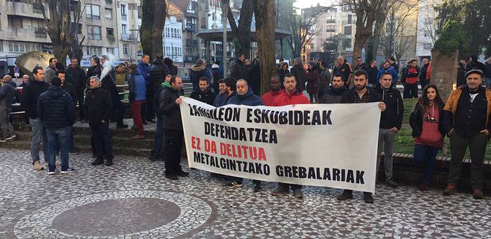 Ermuko hiru gaztek Durangoko epaitegian deklaratu dute metalgintzako grebaren harira
