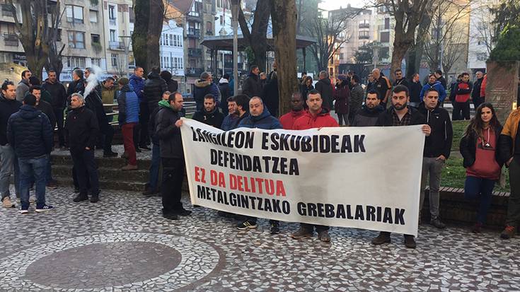 Ermuko hiru gaztek Durangoko epaitegian deklaratu dute metalgintzako grebaren harira