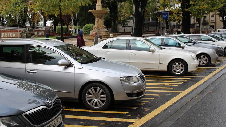 Uber plataforma Bilbon ipini dute martxan, eta Durangoko taxi gidariek kezka dute haren jarduna hona zabalduko ote den