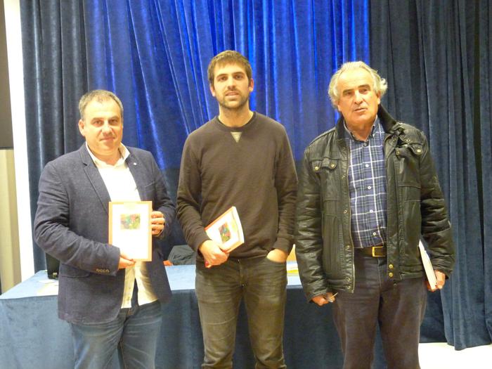 Euskal literaturaren gaineko azterketa berri bi, Santiago Onaindia bekari esker