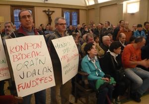 Fundifeseko langileek lurrak berkalifikatzeko eskatu dute udalbatzarrean