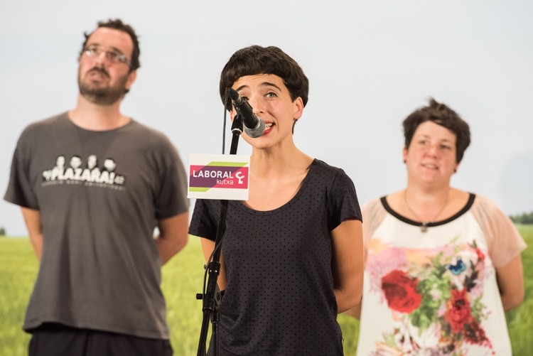 "Gazteak ez dira berriak, baina benetan gogor jo  dute aurtengo Bizkaiko Bertso Txapelketako atea"