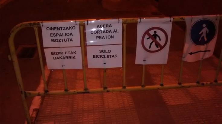 'Oinentzako espalioa moztuta'