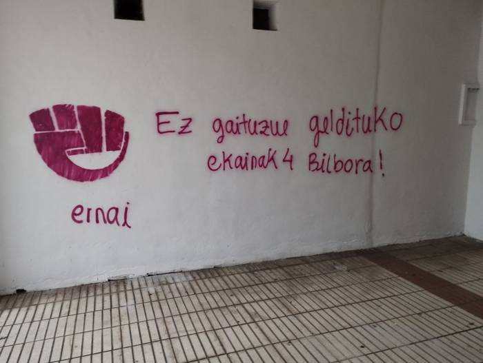 Zornotzako Ernaik haien kontrako "manipulazio kanpaina" egitea leporatu dio udalari