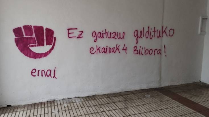 Zornotzako Ernaik haien kontrako "manipulazio kanpaina" egitea leporatu dio udalari