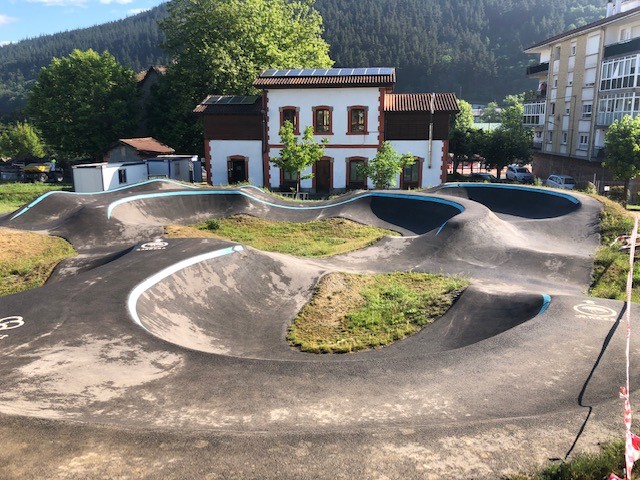 Atxondon pumptrack ikastaroa eskainiko dute irailaren 17an