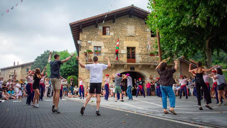 [EGITARAUA]: Nekktar, Malakias, Lotxo, zirkua eta otordu herrikoi ugari Garaiko jaietan
